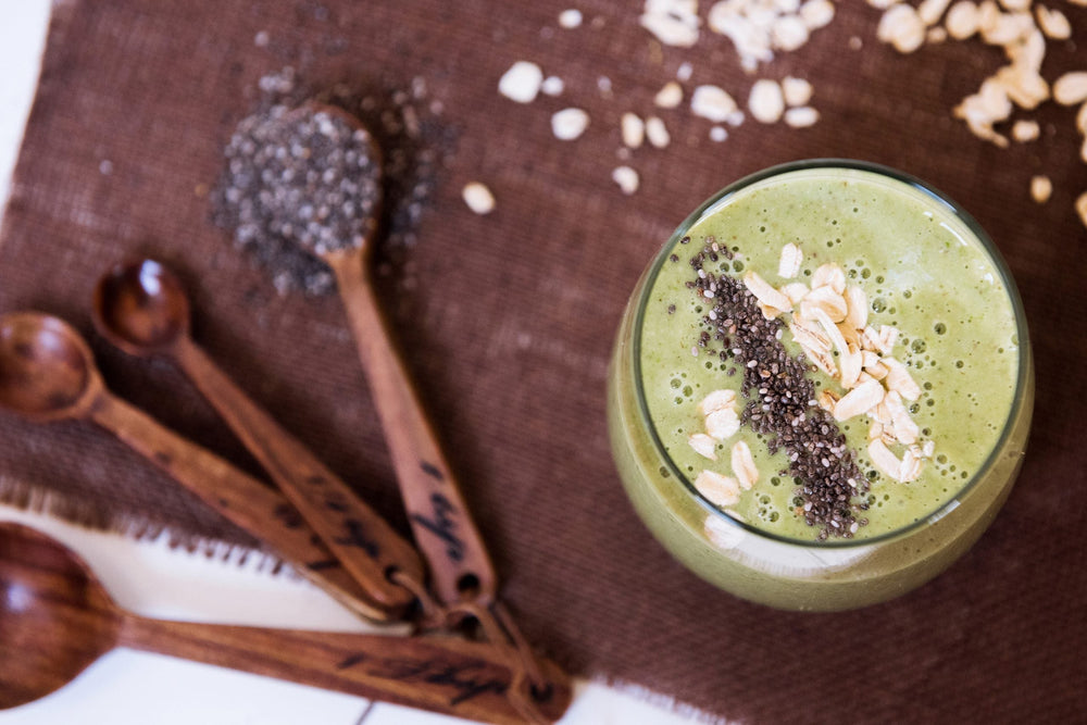 Creamy Banana, Oatmeal, and Chia Breakfast Smoothie